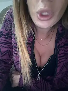 fammefatale1987 online show from 11-24-25, 05:12