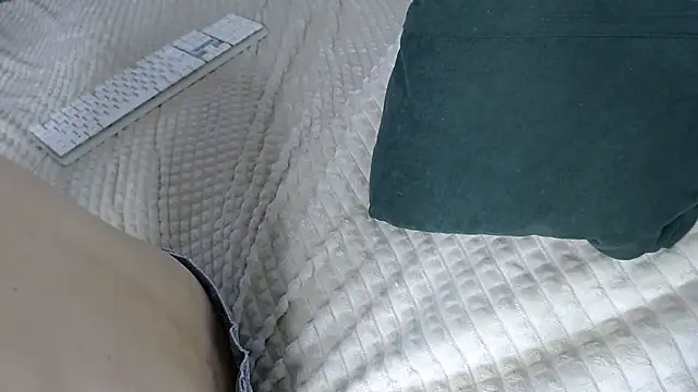 Kiradoll27 online show from 11-19-25, 10:04