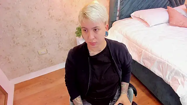 Snapshot of amy_ink chatting on 01-14-25, 12:14 amy ink online show from 01-14-25, 12:14