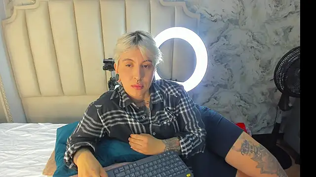 Snapshot of amy_ink chatting on 10-29-25, 11:23 amy ink online show from 10-29-25, 11:23