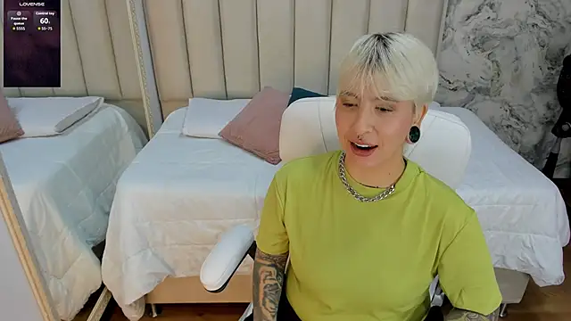 Snapshot of amy_ink chatting on 11-03-25, 11:22 amy ink online show from 11-03-25, 11:22