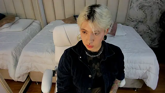 Snapshot of amy_ink chatting on 11-07-25, 11:10 amy ink online show from 11-07-25, 11:10