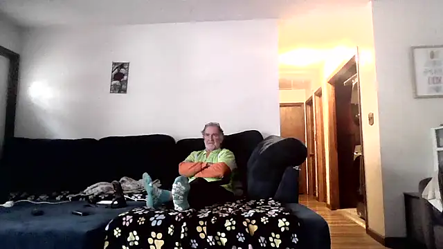 Snapshot of Sweet_Sexy1963 chatting on 10-28-25, 04:53 Sweet Sexy1963 online show from 10-28-25, 04:53