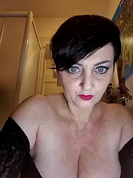 lucillabollente online show from 10-12-25, 04:11