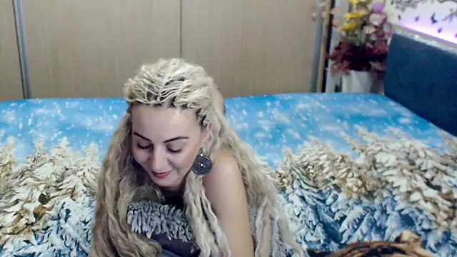 Snapshot of MirabelaSweet chatting on 03-19-25, 09:49 MirabelaSweet online show from 03-19-25, 09:49