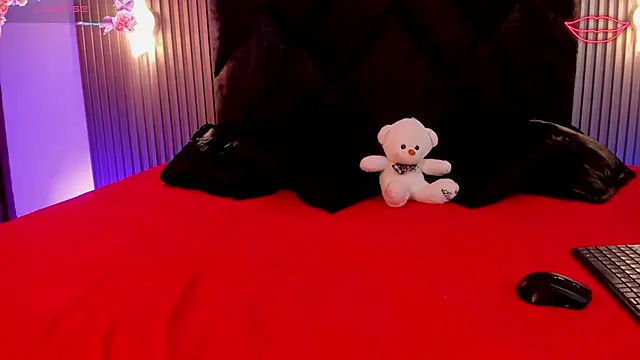 Zafira Alabi online show from 10-22-25, 03:45