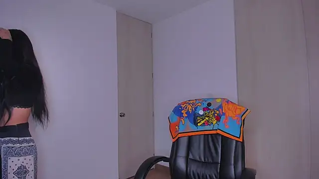 Lisegg  online show from 10-23-25, 10:03