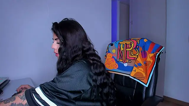 Lisegg  online show from 03-25-26, 01:06