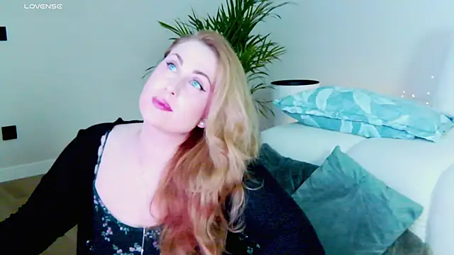 Sinful Eyes online show from 11-29-25, 05:21