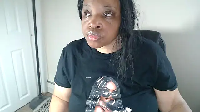 Sexymona1218 online show from 04-18-26, 07:58