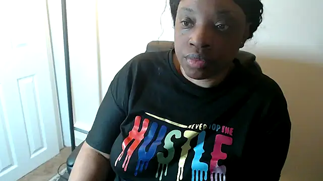 Snapshot of Sexymona1218 chatting on 05-14-26, 08:32 Sexymona1218 online show from 05-14-26, 08:32