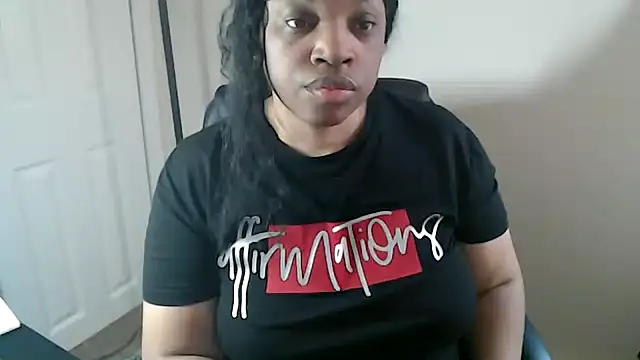 Snapshot of Sexymona1218 chatting on 05-18-26, 01:39 Sexymona1218 online show from 05-18-26, 01:39