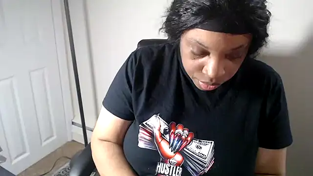 Snapshot of Sexymona1218 chatting on 05-22-26, 08:58 Sexymona1218 online show from 05-22-26, 08:58