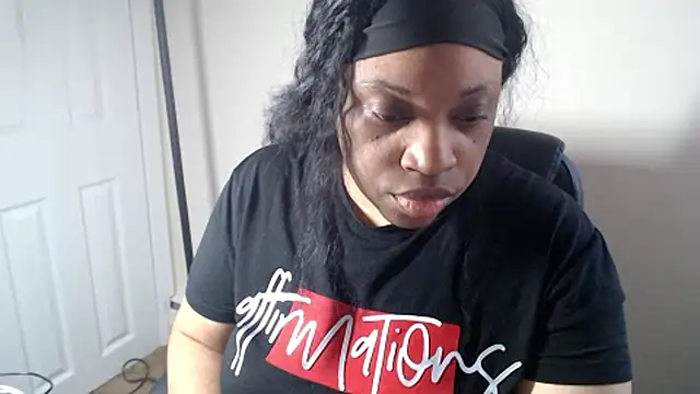 Snapshot of Sexymona1218 chatting on 05-31-26, 06:09 Sexymona1218 online show from 05-31-26, 06:09
