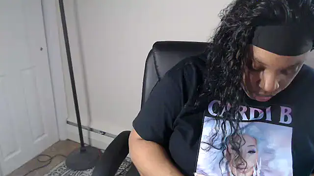 Snapshot of Sexymona1218 chatting on 06-05-26, 08:47 Sexymona1218 online show from 06-05-26, 08:47