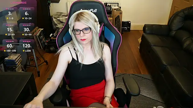 Snapshot of KelseyCobalt chatting on 06-15-26, 08:33 KelseyCobalt online show from 06-15-26, 08:33