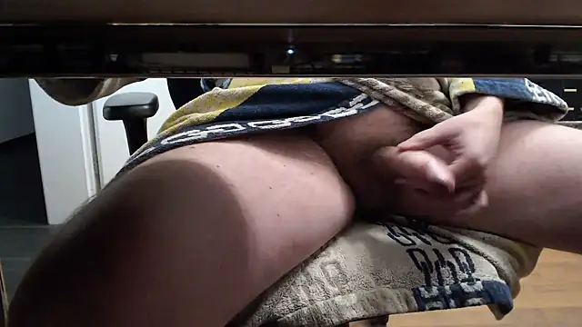 Snapshot of lover-76 chatting on 02-21-25, 10:15 lover-76 online show from 02-21-25, 10:15