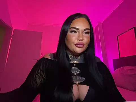 Snapshot of _MelinaCurves_ chatting on 01-10-25, 10:25  MelinaCurves  online show from 01-10-25, 10:25