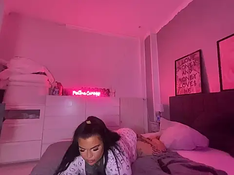 Snapshot of _MelinaCurves_ chatting on 02-05-25, 12:53  MelinaCurves  online show from 02-05-25, 12:53
