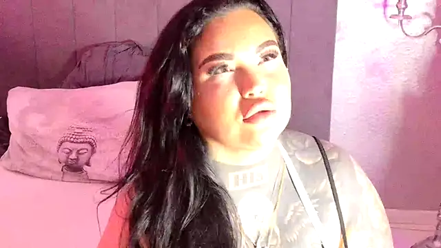 Snapshot of _MelinaCurves_ chatting on 02-21-25, 09:22  MelinaCurves  online show from 02-21-25, 09:22