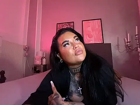 Snapshot of _MelinaCurves_ chatting on 02-23-25, 11:36  MelinaCurves  online show from 02-23-25, 11:36