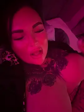 Snapshot of _MelinaCurves_ chatting on 03-10-25, 01:12  MelinaCurves  online show from 03-10-25, 01:12