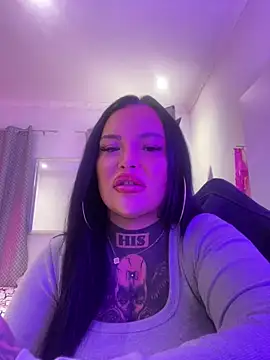 Snapshot of _MelinaCurves_ chatting on 09-28-25, 06:02  MelinaCurves  online show from 09-28-25, 06:02