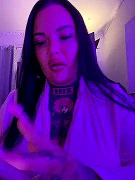 Snapshot of _MelinaCurves_ chatting on 10-05-25, 09:02  MelinaCurves  online show from 10-05-25, 09:02
