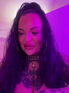Snapshot of _MelinaCurves_ chatting on 10-10-25, 09:14  MelinaCurves  online show from 10-10-25, 09:14