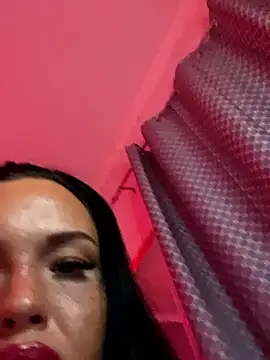 Snapshot of _MelinaCurves_ chatting on 05-09-26, 11:21 MelinaCurves online show from 05-09-26, 11:21