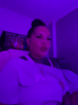 Snapshot of _MelinaCurves_ chatting on 05-22-26, 11:54 MelinaCurves online show from 05-22-26, 11:54