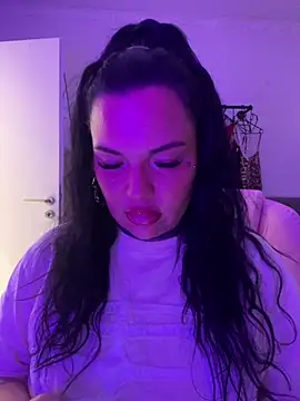 Snapshot of _MelinaCurves_ chatting on 07-27-26, 11:01 MelinaCurves online show from 07-27-26, 11:01