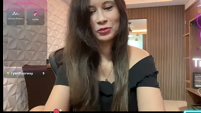 Leilacharlotte online show from 02-15-26, 09:33