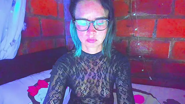 Snapshot of BrianaGarner chatting on 05-18-26, 02:07 BrianaGarner online show from 05-18-26, 02:07