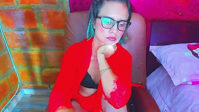 Snapshot of BrianaGarner chatting on 07-09-26, 02:15 BrianaGarner online show from 07-09-26, 02:15