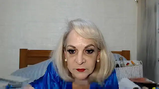 Snapshot of awild_kitten chatting on 06-07-26, 10:41 awild kitten online show from 06-07-26, 10:41