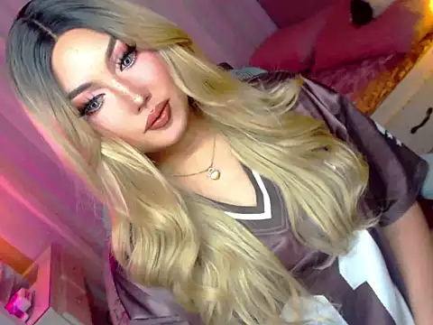 HOTnWILDalice online show from 04-18-26, 02:37