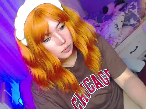 HOTnWILDalice online show from 06-11-26, 03:04