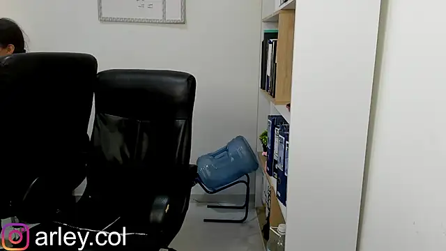Snapshot of Dimitri_Colleman chatting on 01-24-25, 05:31 Dimitri Colleman online show from 01-24-25, 05:31