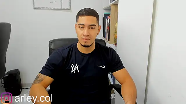 Snapshot of Dimitri_Colleman chatting on 02-01-25, 06:43 Dimitri Colleman online show from 02-01-25, 06:43