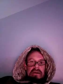 Snapshot of Skody31 chatting on 05-11-26, 04:26 Skody31 online show from 05-11-26, 04:26