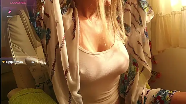 Snapshot of Kishaxxx chatting on 02-09-25, 09:05 Kishaxxx online show from 02-09-25, 09:05