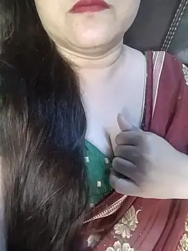 Snapshot of naughtymadam chatting on 05-18-26, 05:24 naughtymadam online show from 05-18-26, 05:24