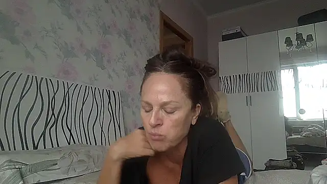 LindaStarS online show from 10-02-25, 11:28