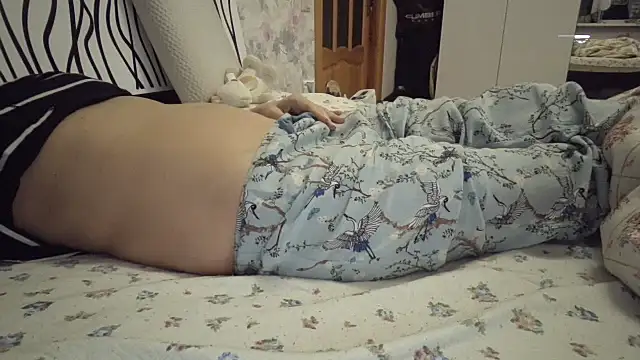 LindaStarS online show from 04-15-26, 06:37