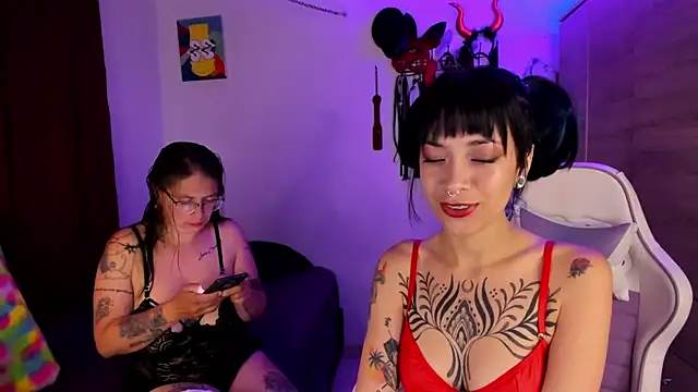 dungeongirls online show from 03-31-26, 07:36