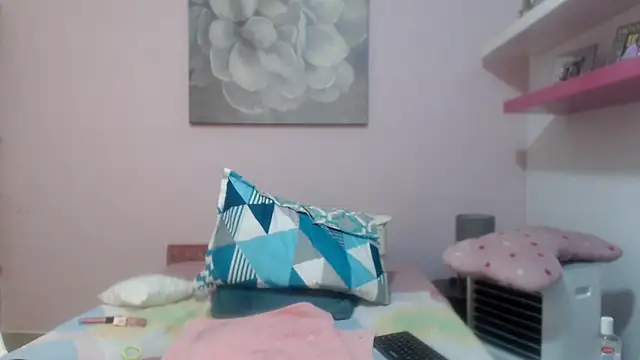 CindyCrawford online show from 12-19-25, 03:57