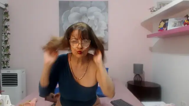 CindyCrawford online show from 04-07-26, 03:51