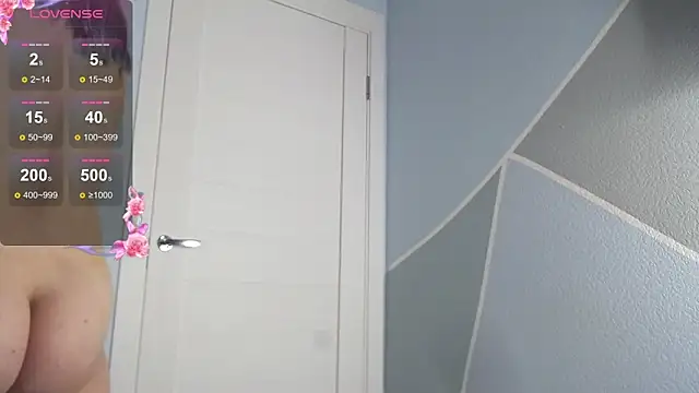 Snapshot of MilaniaCute chatting on 12-18-25, 05:30 MilaniaCute online show from 12-18-25, 05:30