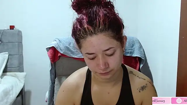 Snapshot of abril_love2 chatting on 02-03-25, 09:39 abril love2 online show from 02-03-25, 09:39